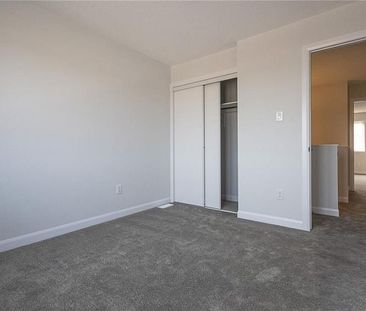 For Lease - 915 Athenry Court, Barrhaven, Ontario - Photo 3