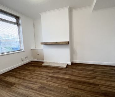 2 Bedroom Terraced near the Stafford Station - Photo 1