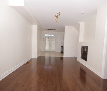 For Lease - 7 Slingsby Lane, Toronto, Ontario - Photo 6