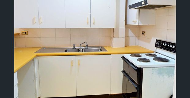 Two Levels, Partially-Furnished One Bedroom Apartment with a Great Condition. Location to City, Darlin Harbour and Universities - Photo 1