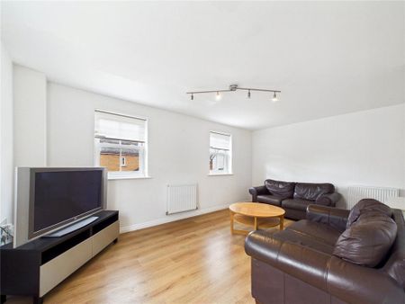 3 bedroom end of terrace house to rent - Photo 2