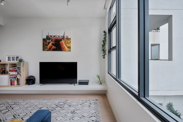 Spacious One Bedroom Garden House Apartment - Photo 1