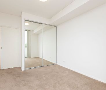Perfectly located one bedroom in Ashfield - Photo 2