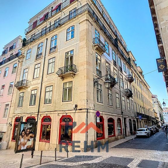 4 bedroom luxury Apartment for rent in Lisbon, Portugal - Photo 1