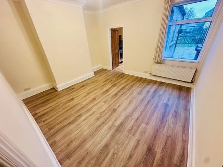 BankStreet, Somercotes, ALFRETON - Photo 4