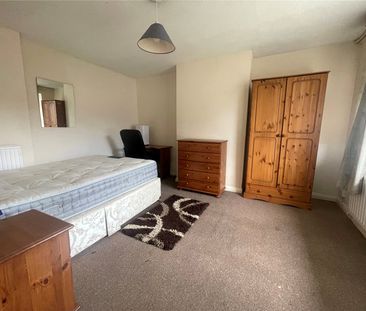 Nobles Way, Egham, Surrey, TW20 9RG - Photo 4