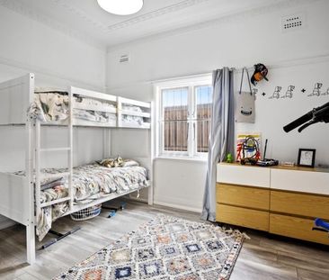 Charming semi in tree lined central pocket of Alexandria - Photo 2