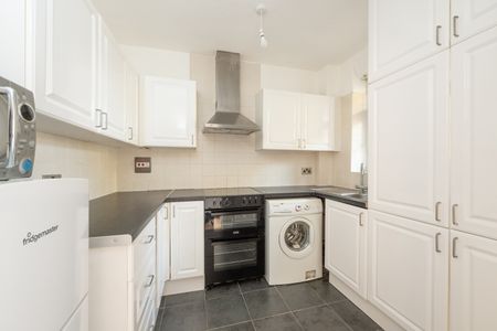 1 Bed Flat, Seldon House, SW8 - Photo 3