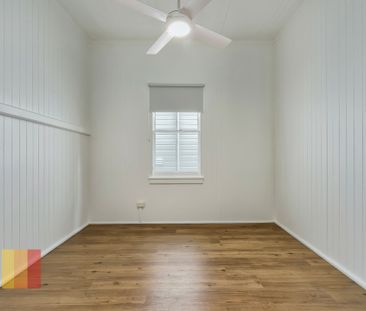 REFURBISHED 4 BEDROOM HOUSE IN NEWMARKET ! - Photo 1