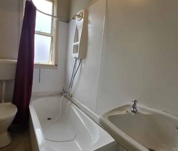 Comfortable St Albans 2-Bedroom Unit - Photo 4