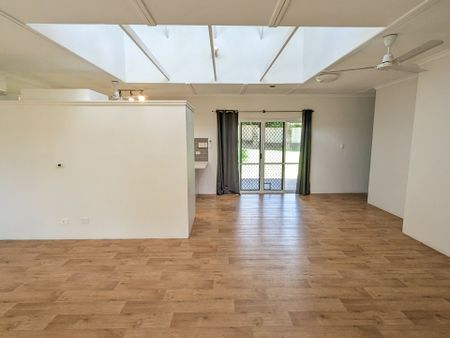 4 Fay Close, Brinsmead QLD 4870 - House For Rent | Domain - Photo 3