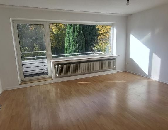 Lichtdurchflutete und frisch renovierte 3-Zimmer-Wohnung mit Balk - Photo 1