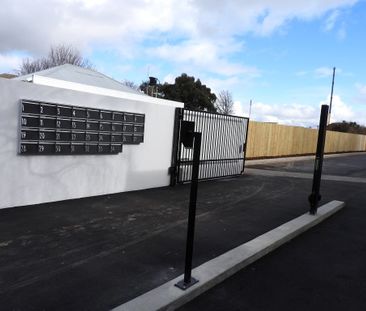 Unit 03b, 17 Bunyan Street, Waltham, Christchurch - Photo 2