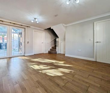 2 bedroom semi-detached house to rent - Photo 6
