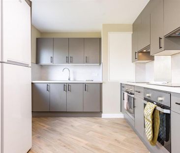 1 bedroom in a flat share to rent - Photo 6