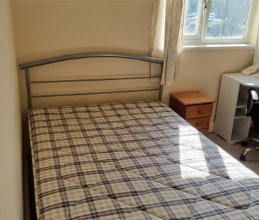 5 bedroom terraced house to rent - Photo 4