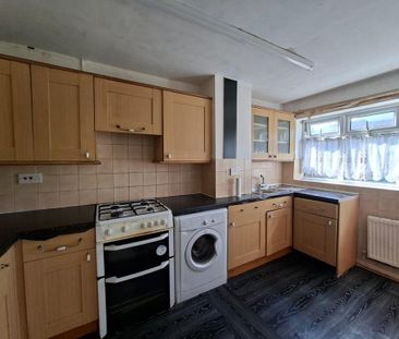 3 bedroom semi-detached house to rent - Photo 6