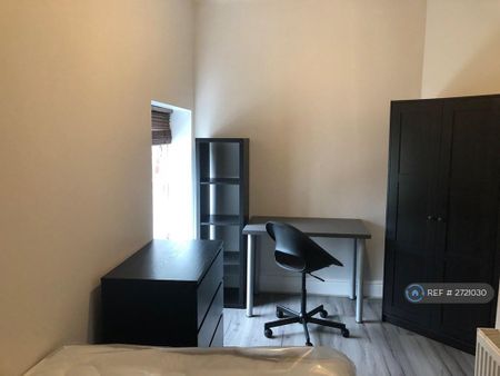 1 bedroom in a house share to rent - Photo 4