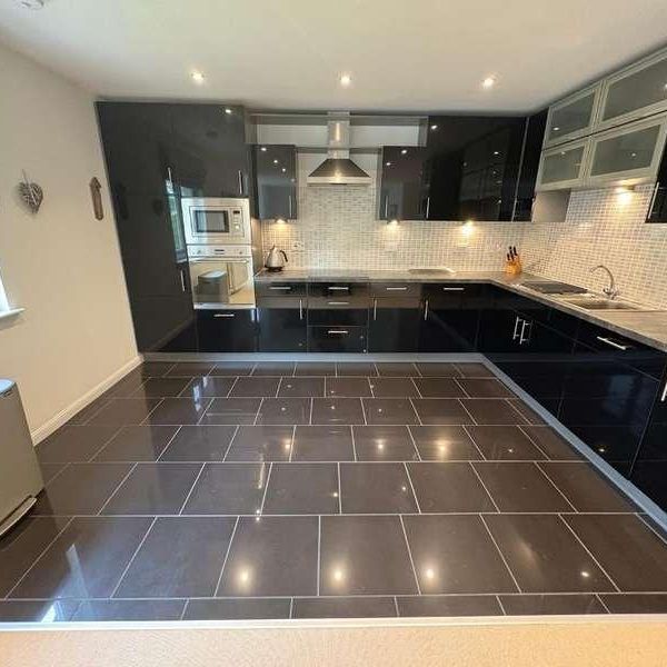 Woodlands Crescent, Cults, Aberdeen, AB15 - Photo 1