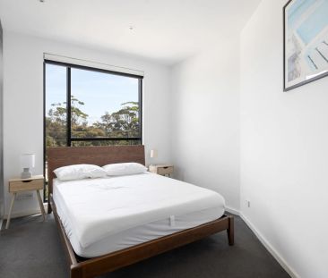 Beachside Living Made Easy – 2 Bed, 2 Bath, Fully Furnished - Photo 3