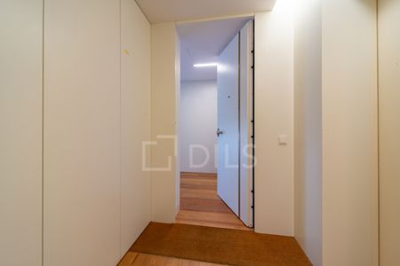 Apartamento T2 com duas varandas e estacionamento, em Cascais - Photo 4