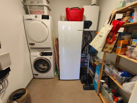 Centraal gelegen appartement met twee slaapkamers met garage en berging - Photo 2