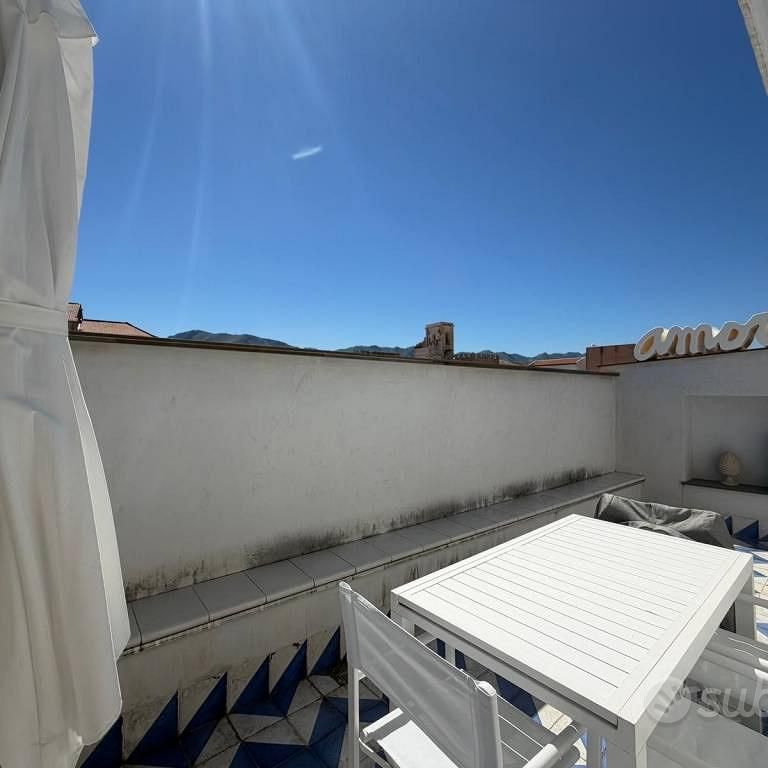 Attico / Mansarda di 110 m² con 4 locali a Palermo - Photo 1