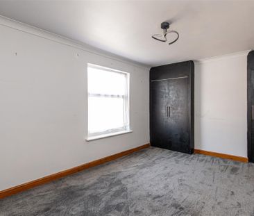 2 bed House - Mid Terrace To Let - Photo 5