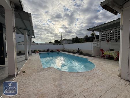 Location Maison 4 pièces 90m² LE PORT 97420 - Photo 4
