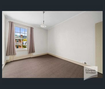 Spacious Two Bedroom Apartment - Photo 1