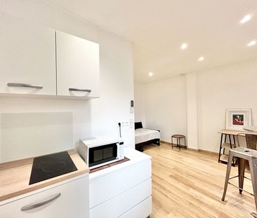 Location Appartement 1 pièce 16m² LYON 7ème - Photo 1