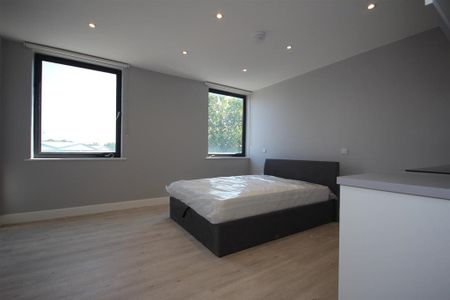 Studio to rent - Photo 2