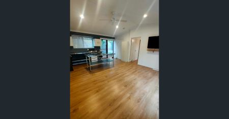 Cozy unit tucked away in a private oasis - Photo 4