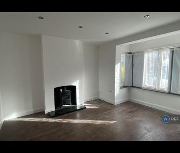 4 bedroom semi-detached house to rent - Photo 2