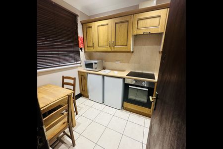 Studio Flat, Gunnersbury Lane, W3 - Photo 2