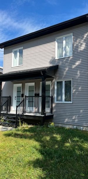 3 ½ Moderne Et Bien Situé à Sherbrooke - Photo 1