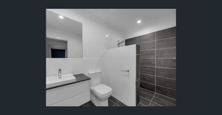 Style & Comfort! Near-New 4 Bedrooms In Narangba! - Photo 2