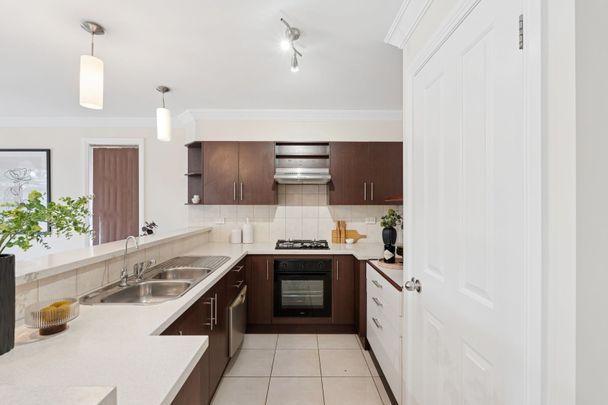 Bright & Spacious Three Bedroom Home in Salisbury North! - Photo 1