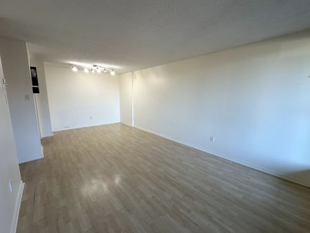 For Lease - 1177 Belanger Avenue Unit# 312, Billings Bridge - Riverside Park and Area, Ontario - Photo 4