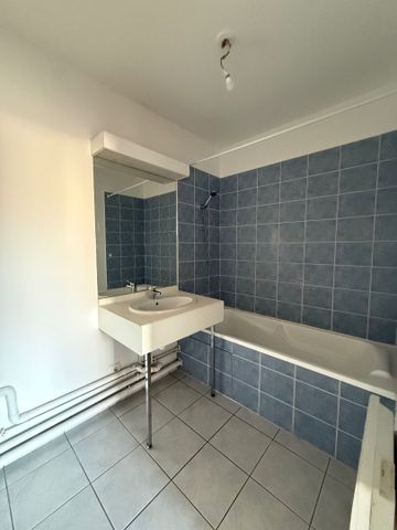 Location Appartement 3 pièces 68m² - Photo 4