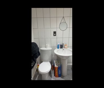 Room in a Shared Flat, Concert St, L1 - Photo 1