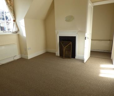 2 bedroom coach house to rent - Photo 3