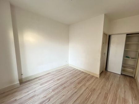 Location Appartement 2 pièces 45m² ST FONS 69190 - Photo 2