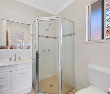 Spacious Family Comfort in Mount Louisa - Photo 6