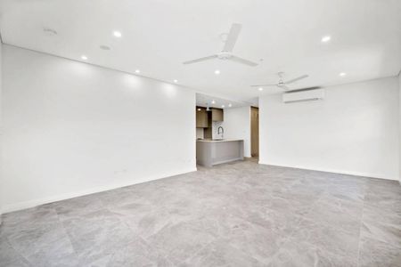 BRAND NEW APARTMENTS- AVALAIBLE FROM THE 12TH OF DECEMBER - Photo 2