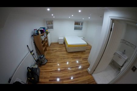 3 Bed Maisonette, Tierney Road, SW2 - Photo 2