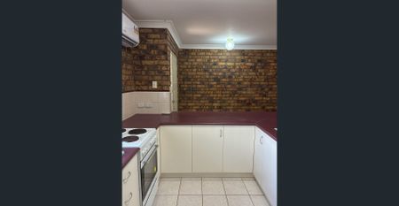 3 bedroom brick with carport - Photo 4