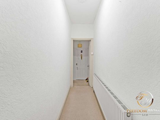 Of The Manor Born Room 2 - Photo 1