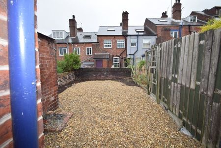 3 bedroom house share to rent - Photo 2