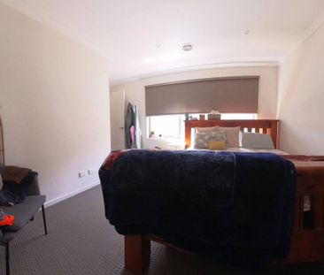 Perfect for Young Family, Professional Couple or Downsizer - Photo 4